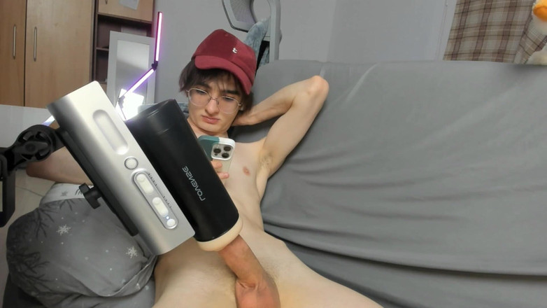 Gunter Meiner: Um jovem se masturba online, esperando alguém começar essa máquina...