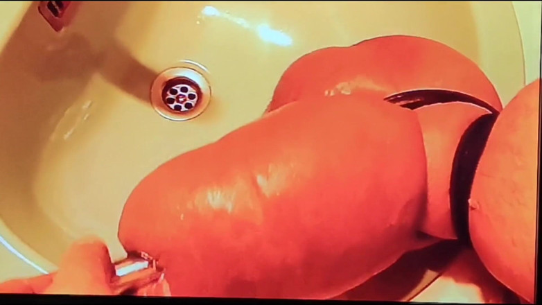 Monster_Meat_: L'elettro plug anale scopa il mio cazzo in silicone