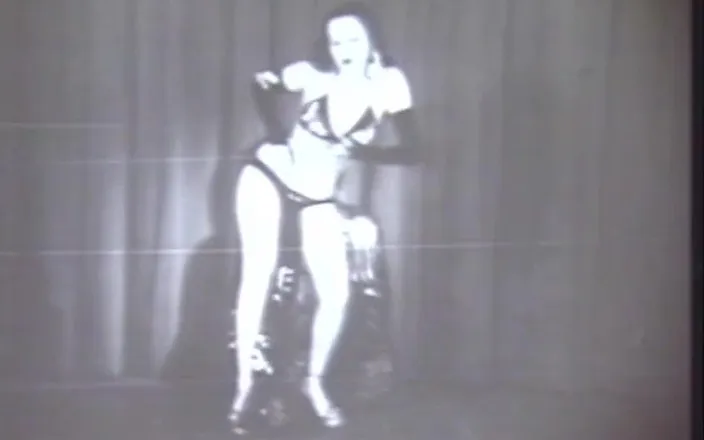 Vintage megastore: Oldscool revue stripper show