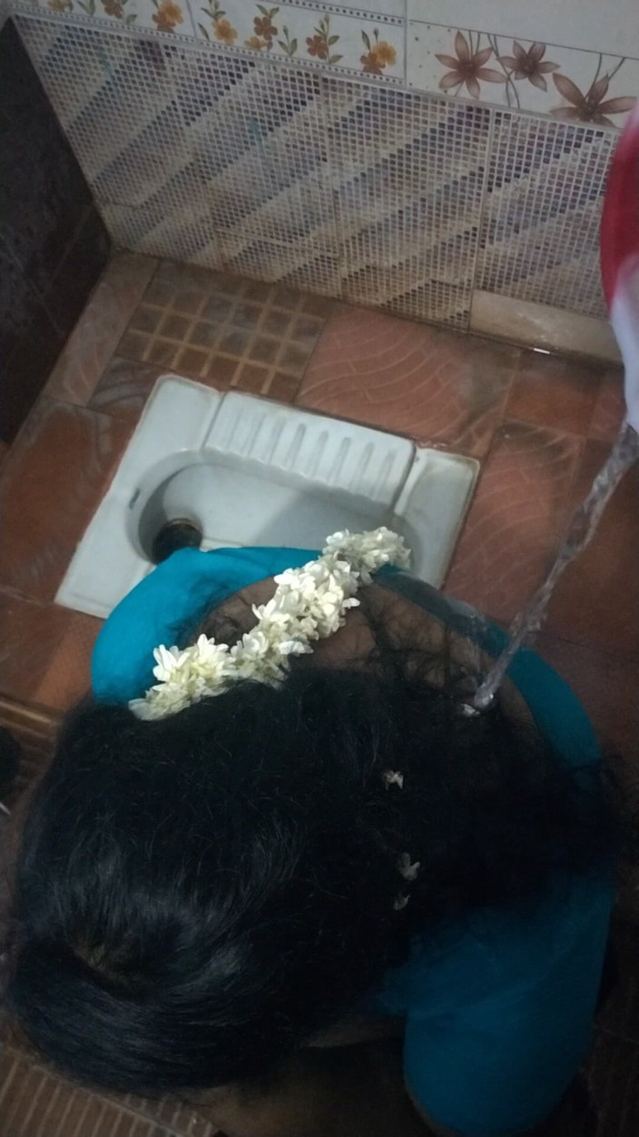 Benita sweety: Předehra s majitelem domu v koupelně