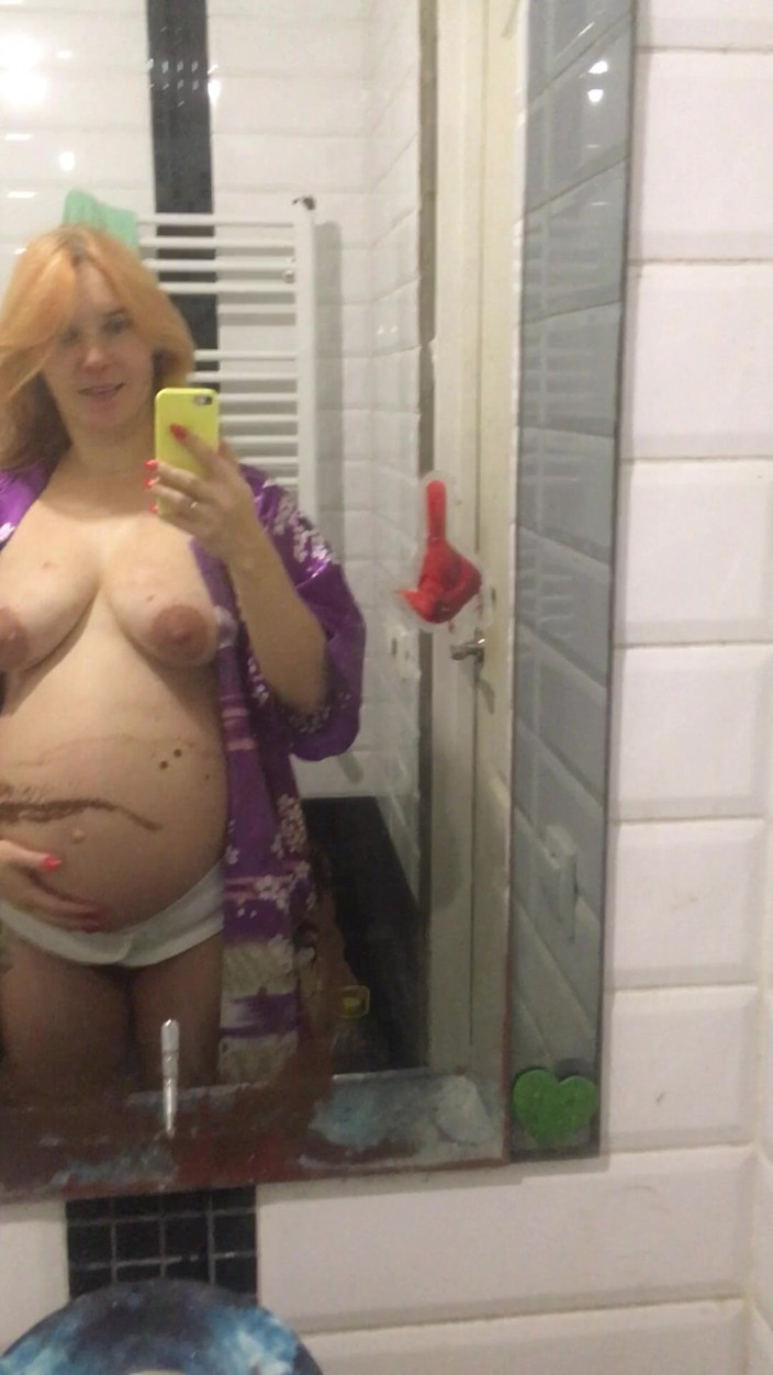 Risky Hairy Couple: Cepillarme los dientes desnudos, 8o mes, cara