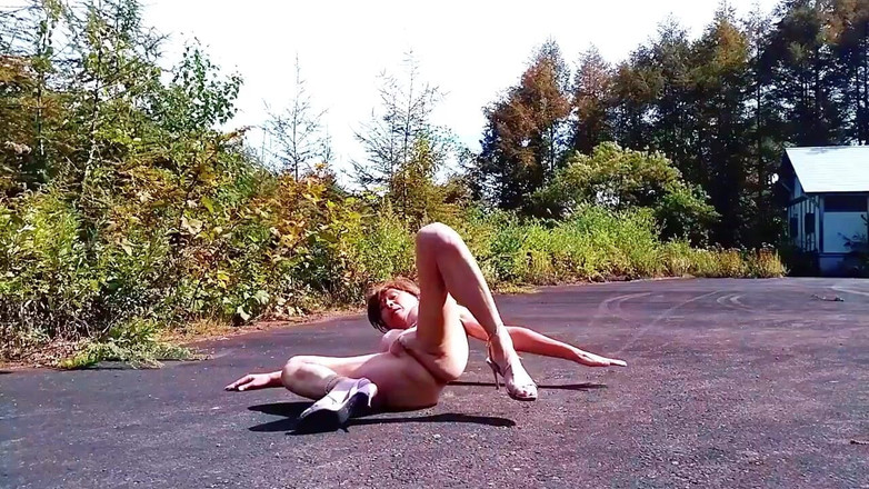 Pai-chan: Pai-chan khỏa thân trong công viên mùa xuân