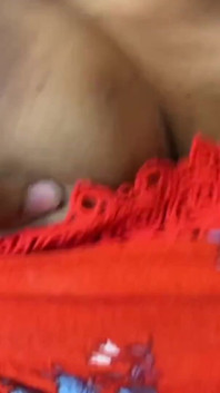 Dientot sambil peras susu