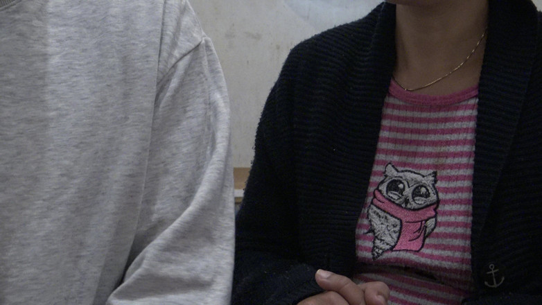 Stepmom Susan: 変態の継母が処女の継息子に初めて手コキをする