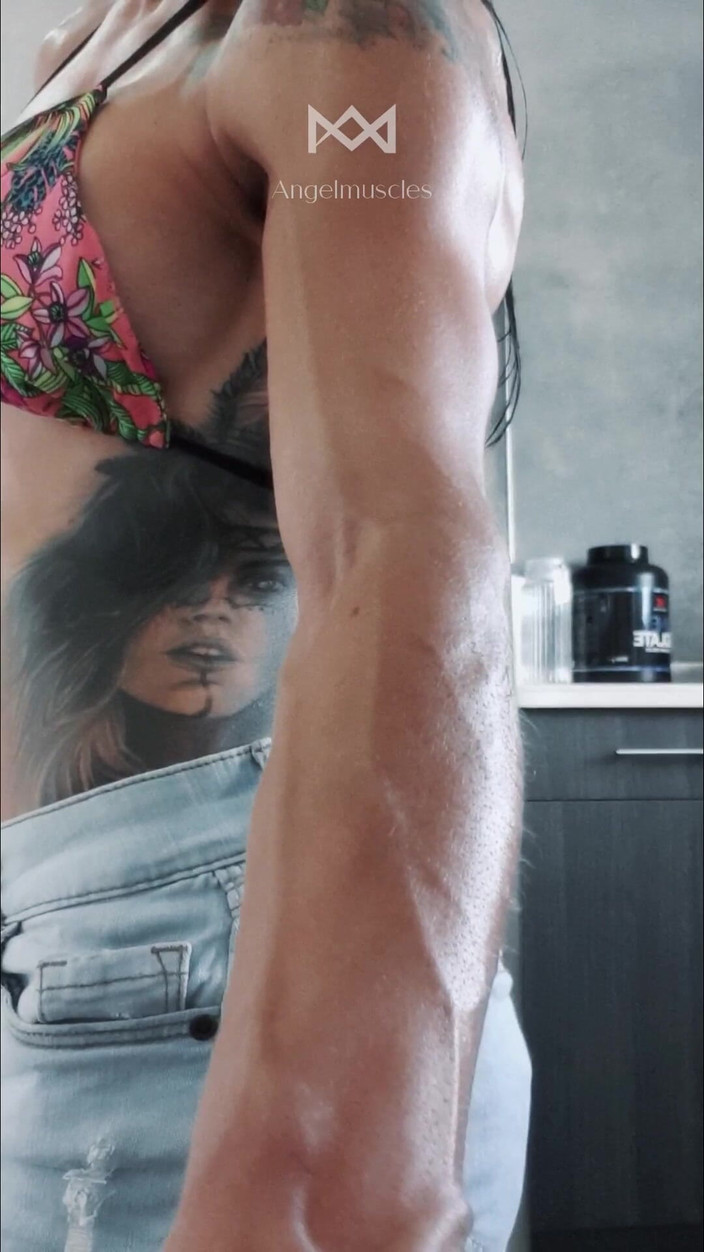 Angelmuscles: Solo Venas En Mi Cocina
