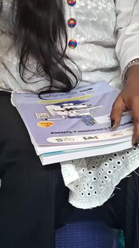 Hintli kız not almak için öğretmenini sikiyor