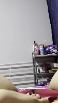 Kegembiraan wanita jika dia melancap vaginanya yang berair