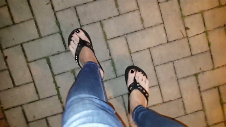 Heelex: Extreme Flip Flops and Extremely Sexy Feet