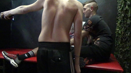 Gaybareback: Porno webcam Oscar Wood zonder condoom geneukt door Franse twink