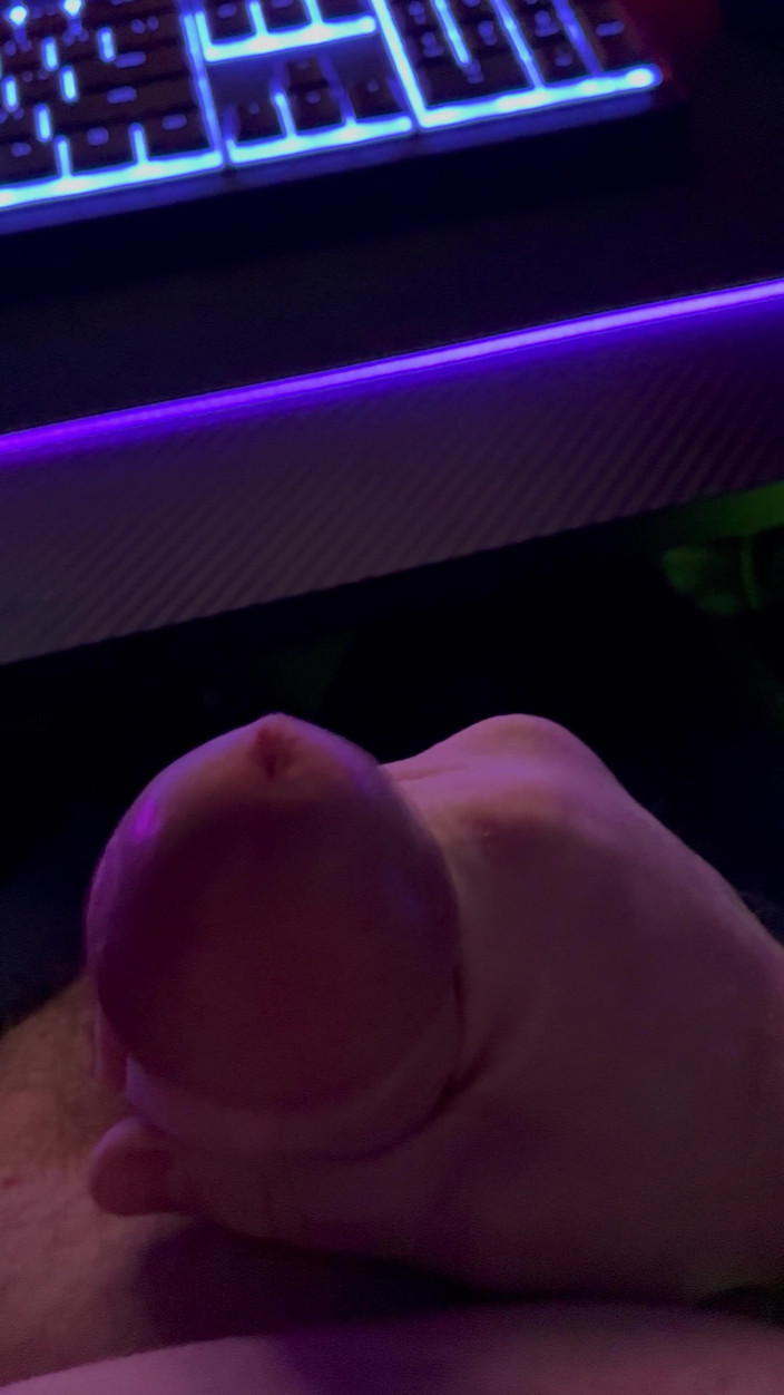 Respawn Daddy: Quick Cum Time While Jerking off