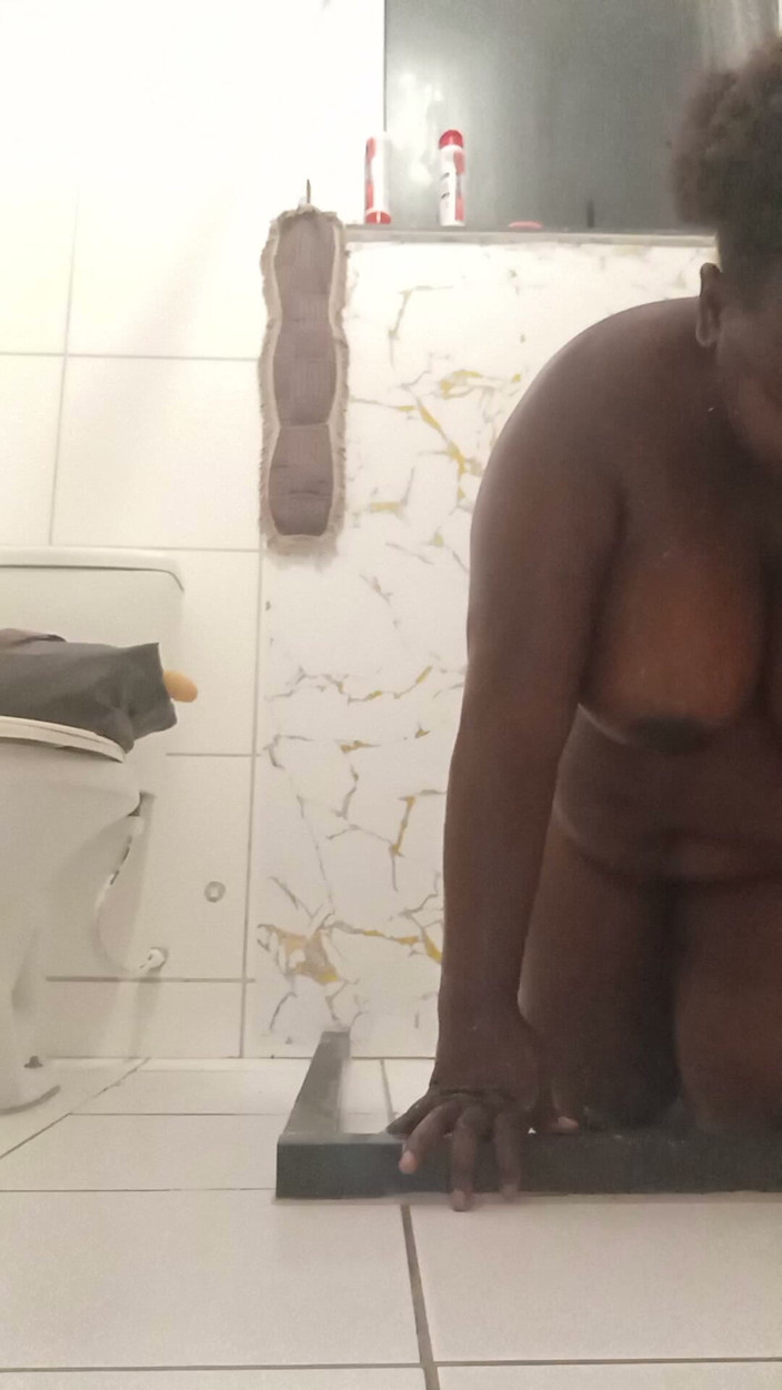 Adult-vids: A Nice Bath