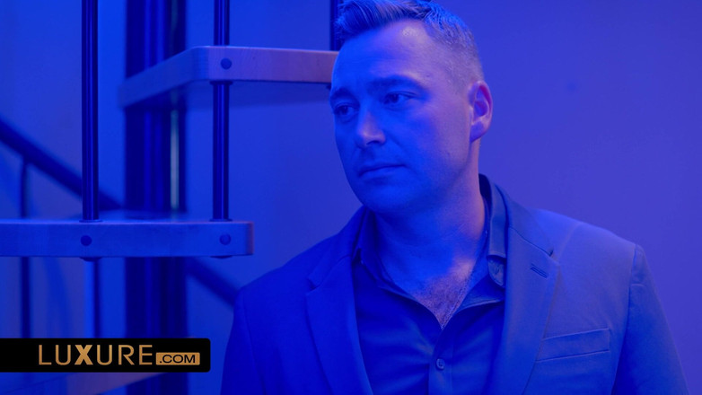 Luxure: Străinul care a trezit-o pe Carollina