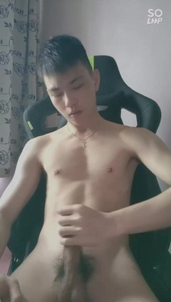 Xiaoyang: Spolubydlíci masturbovali