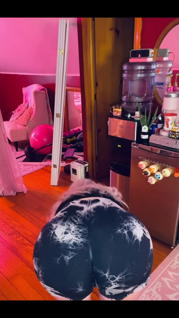 PaintedRose: Étirement stupide doux et sexy, je parie que vous connaissez...