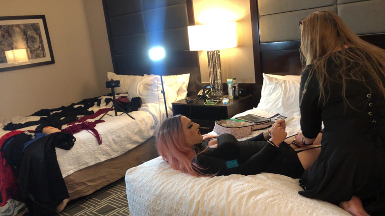 Sissy Bailey Wilde: Feminized oleh rakan sebilik sebagai disiplin