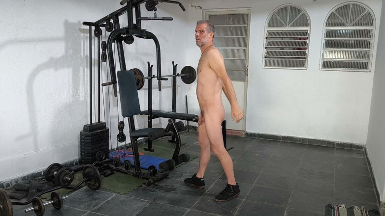 Carmona's father: Entrenemos Desnudos