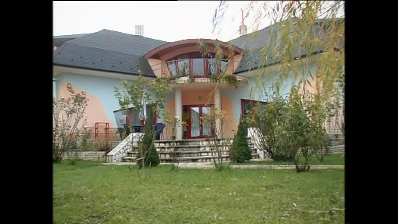 69 Italian District: 모델 가족 - (원본 전체 영화 무삭제)