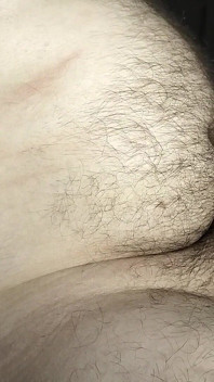 Unbeschnittene mollige, schwul masturbiert und abspritzen