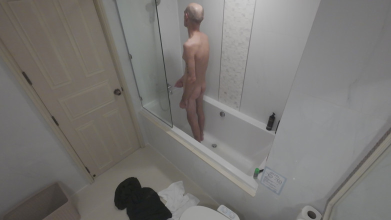 Big dick dadddy: Tajna kamera prysznicowa przyłapała mnie na dotykaniu się