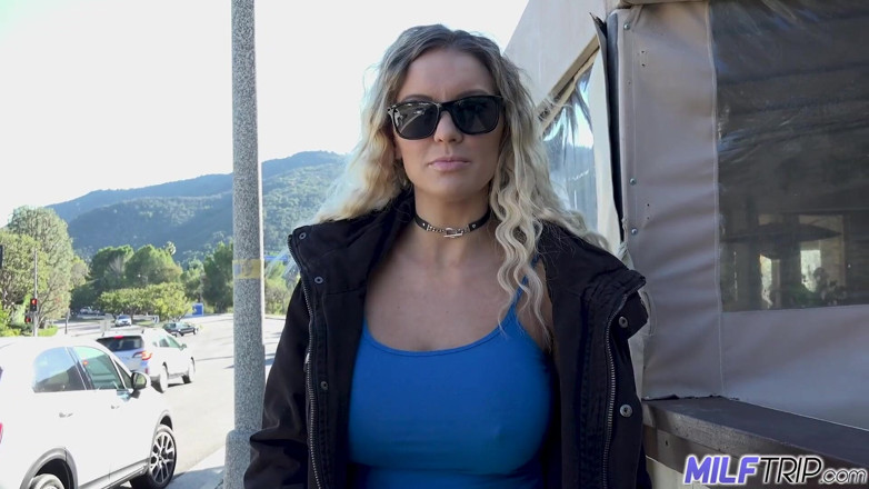 MILF Trip: Жадная до спермы милфа Kenzie Taylor бармен смешивает сок киски с членом