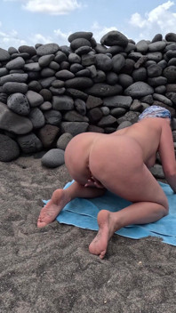 Masturbation En Plein Air En Levrette Sur La Plage