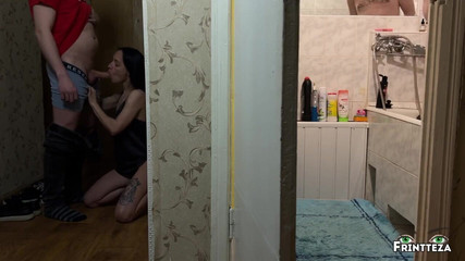 Frintteza: En granne knullade mig i munnen medan min man tvättade...