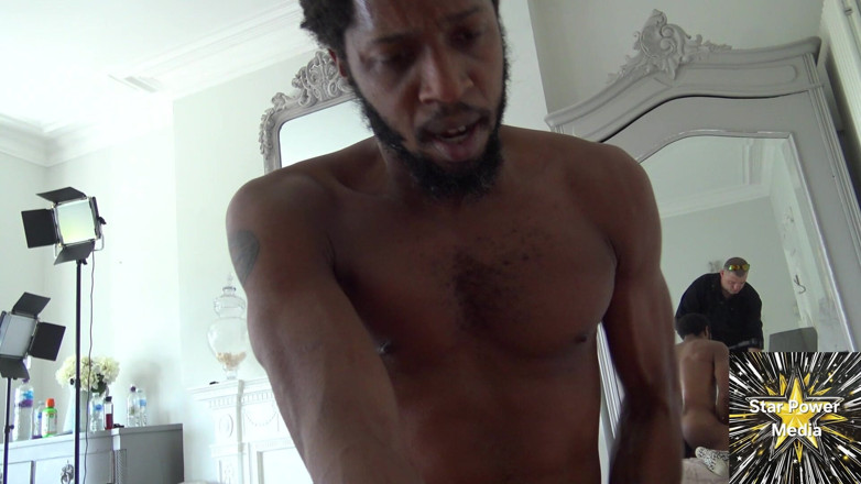 Savvy G: Hot Yardwork Führt Zu Einer Verschwitzten Ficksession Mit Shooting Star