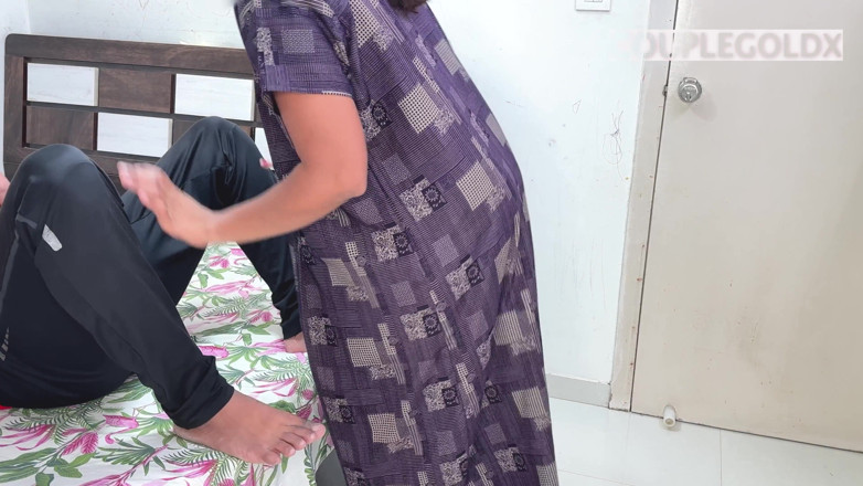 Sexy Komal: Komal a sunat vecinii