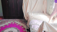 Kitty_Cross: 遊び心のあるトランス女性がウィンクしながらアイスクリームを手に