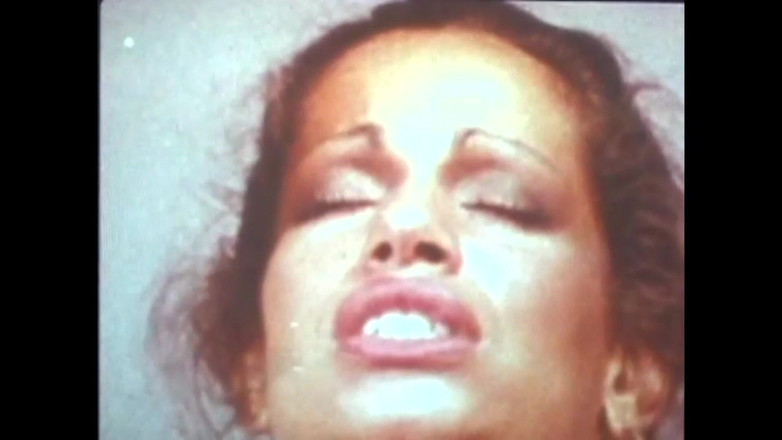 The Unforgettable: Vanessa și Marlene jucându-se cu mingile