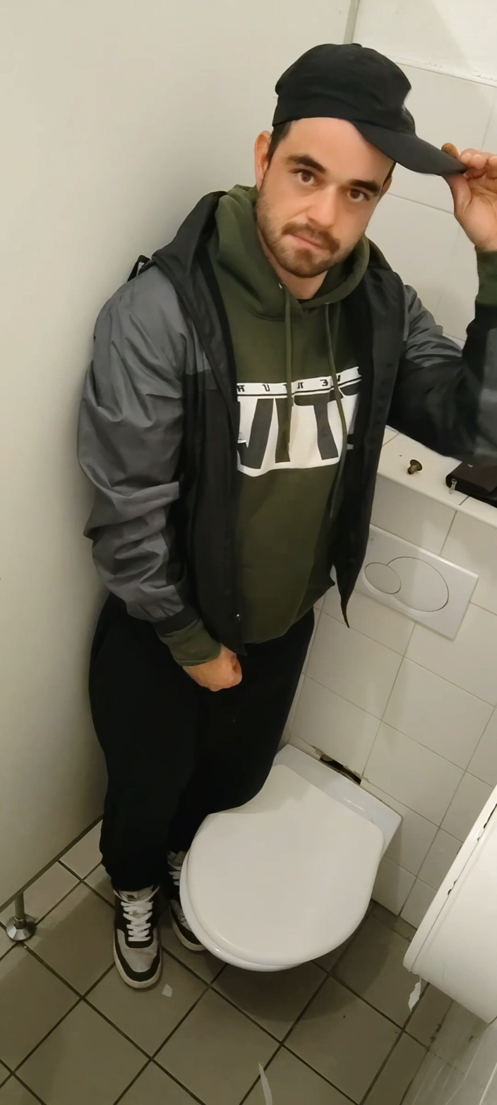 jerkofflover: A Video From a Beautiful Day in the Toilet