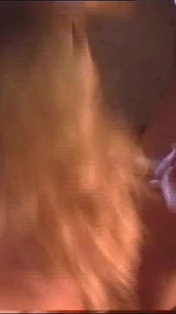 Une belle modèle blonde se fait baiser joyeusement par une grosse bite
