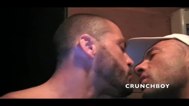 Raw French Bad boys: Chupando polla recta en glory agujeros