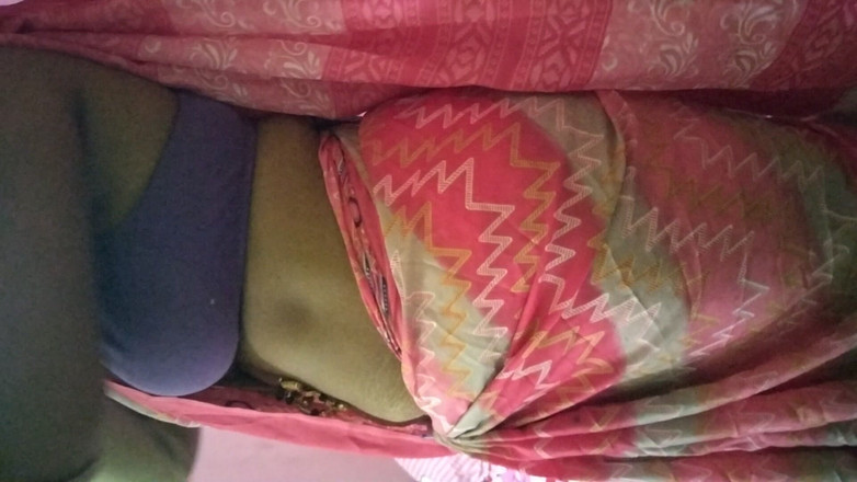 Tamil lesbian: Żona spódnica i Sari nosi gorącą