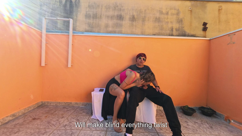 Gabi SweetCouplesStories: L'uomo cieca ha un giorno fortunato seduto in un luogo...