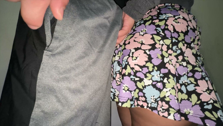 CoupleOfHotSins: Vrouw met dikke kont raakt de stijve penis van een...