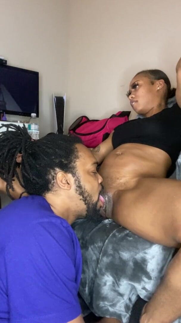 SexLoveRed: 老公好好地舔我的阴户