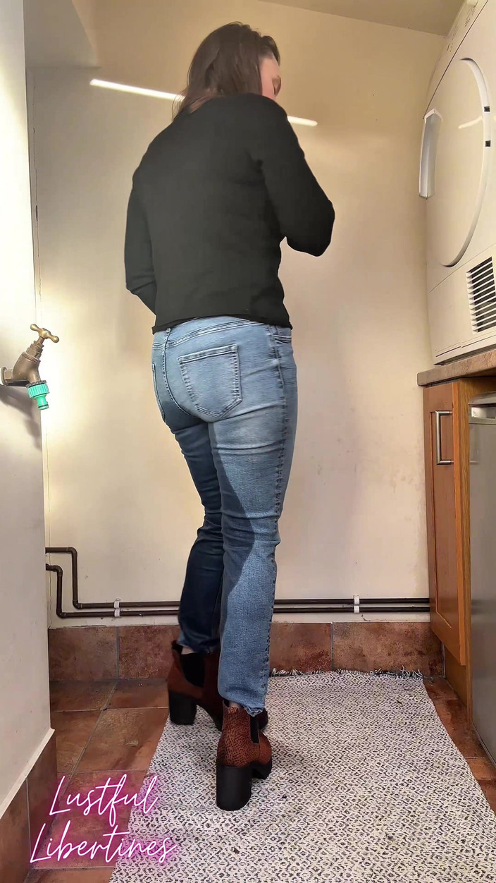 Lustful Libertines: Locked Out of the Bathroom - Jeans Wetting