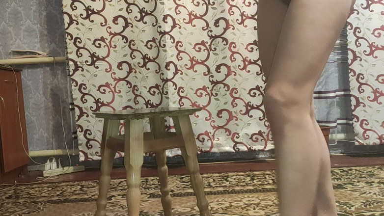 DirtyLubov: Oturma odasında oral seks