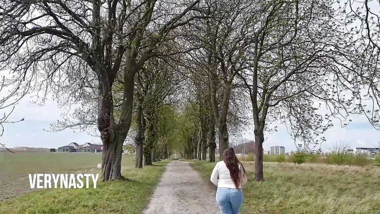 VeryNasty: Girl Showing off Her Big Ass in Public