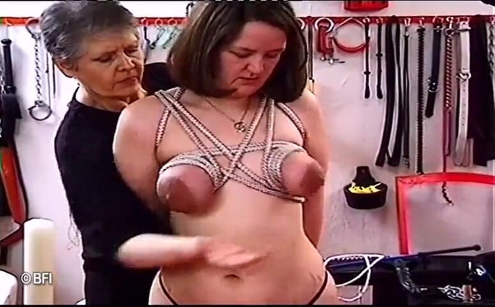 House of lords and mistresses in the spanking zone: Babička paní ví, jak dominovat