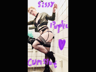 Sissy Cindy Slut: Kadın kılıklı umumi tuvalet dildo