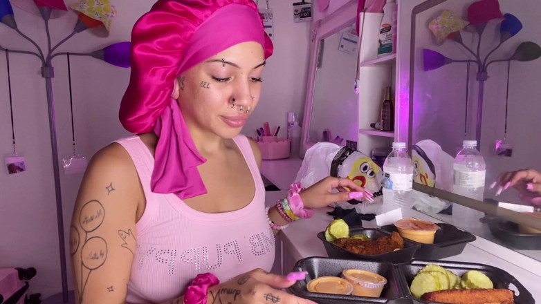 Nali Marie: Mukbang würziges essen Asmr lange nägel schmutziges gesichtstuffing Vlog