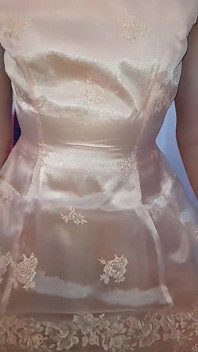 Crossdresser comel melancap dan memancut mani dalam pakaian parti