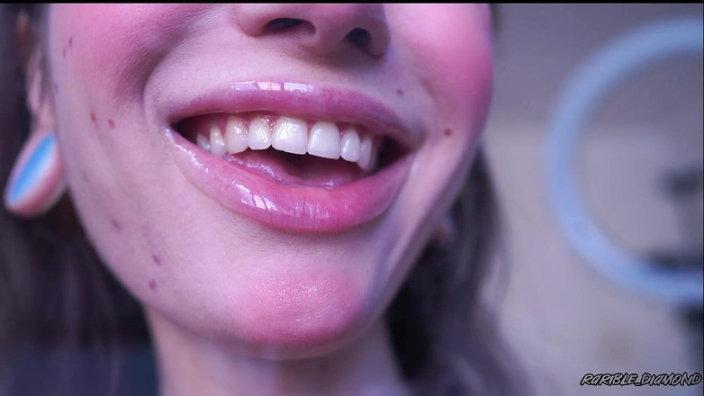 Rarible Diamond: Мокрий липкий поцілунок lipgloss