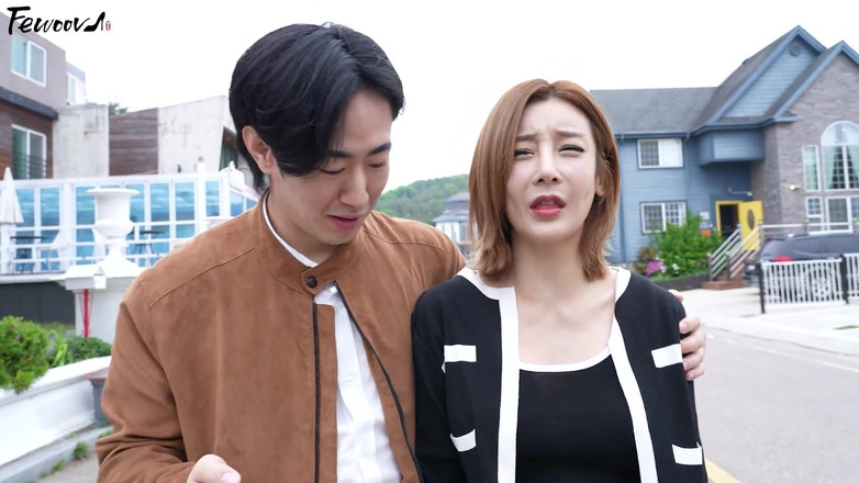 Fewoovcom: Người phụ nữ đã có gia đình với đôi chân nhạy cảm