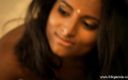 Eleganxia: Close-up met Indische babe