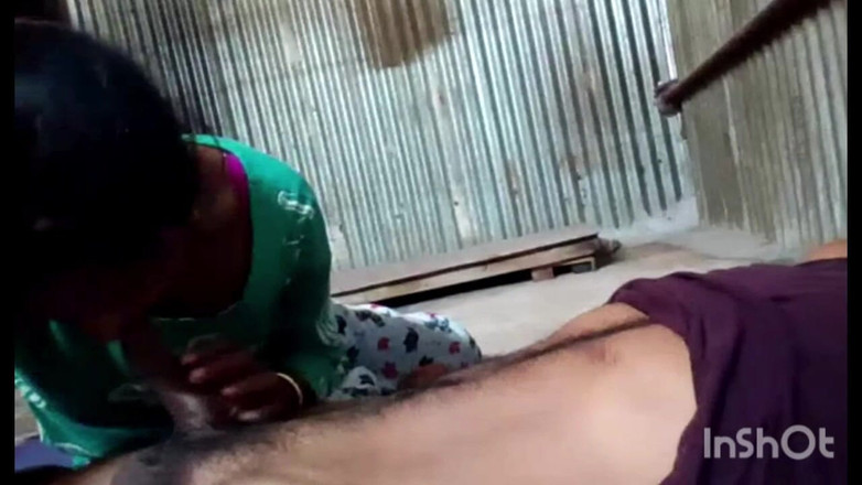 AmpleOunce283: Moje nevlastní sestra mi saje penis, po drsné kuřbu v...