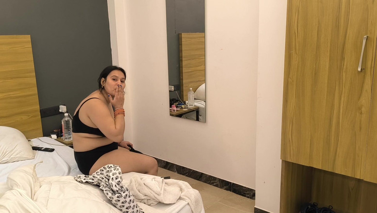 pujaprem: Aksi hot lesbian tante seksi india yang lagi asik nyepong...