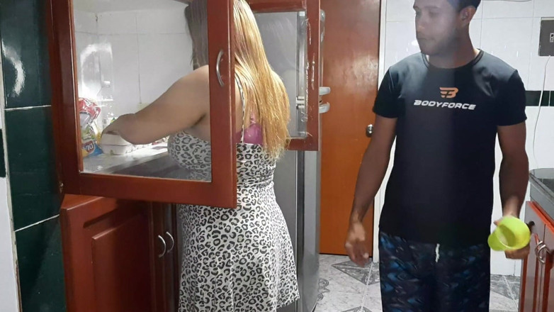 Samara and Javier: Me Follaron En La Cocina